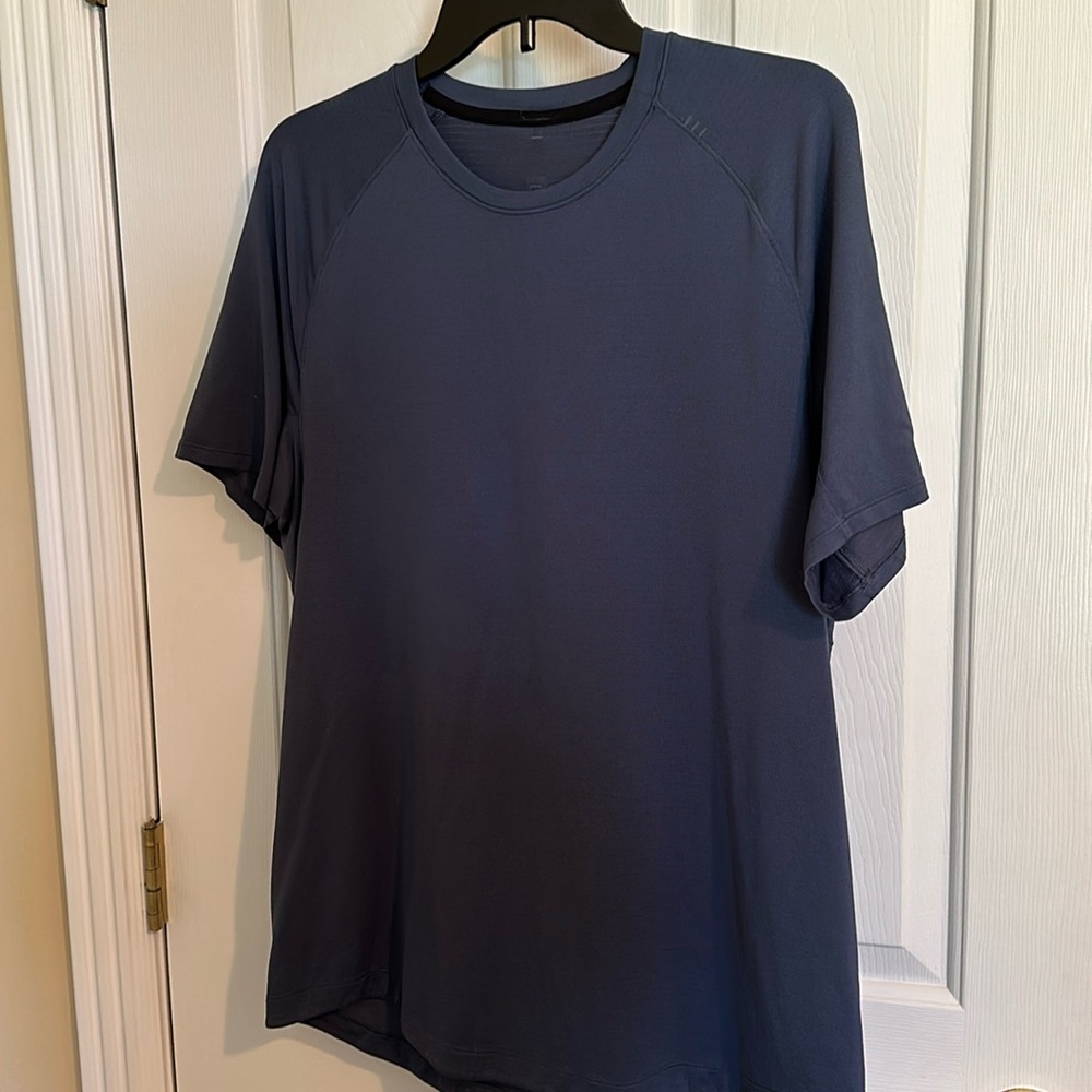 Lululemon size large performance T-shirt